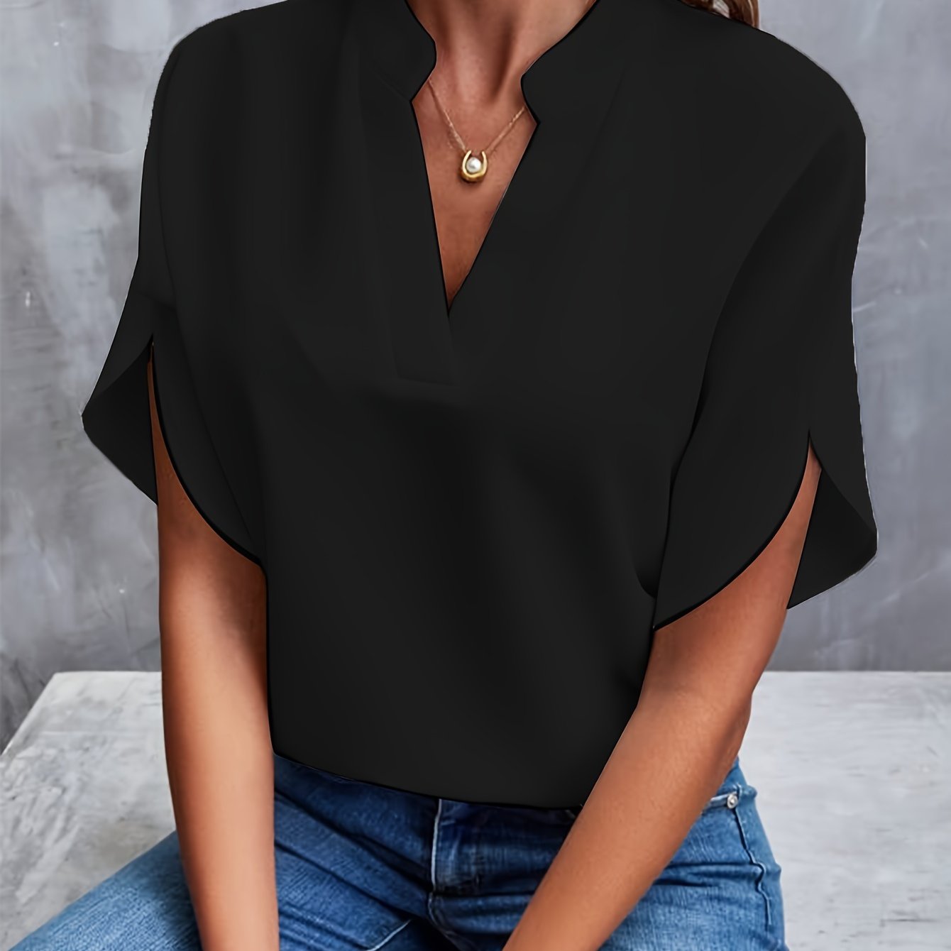 Debbie | Relaxed V-neck Blouse