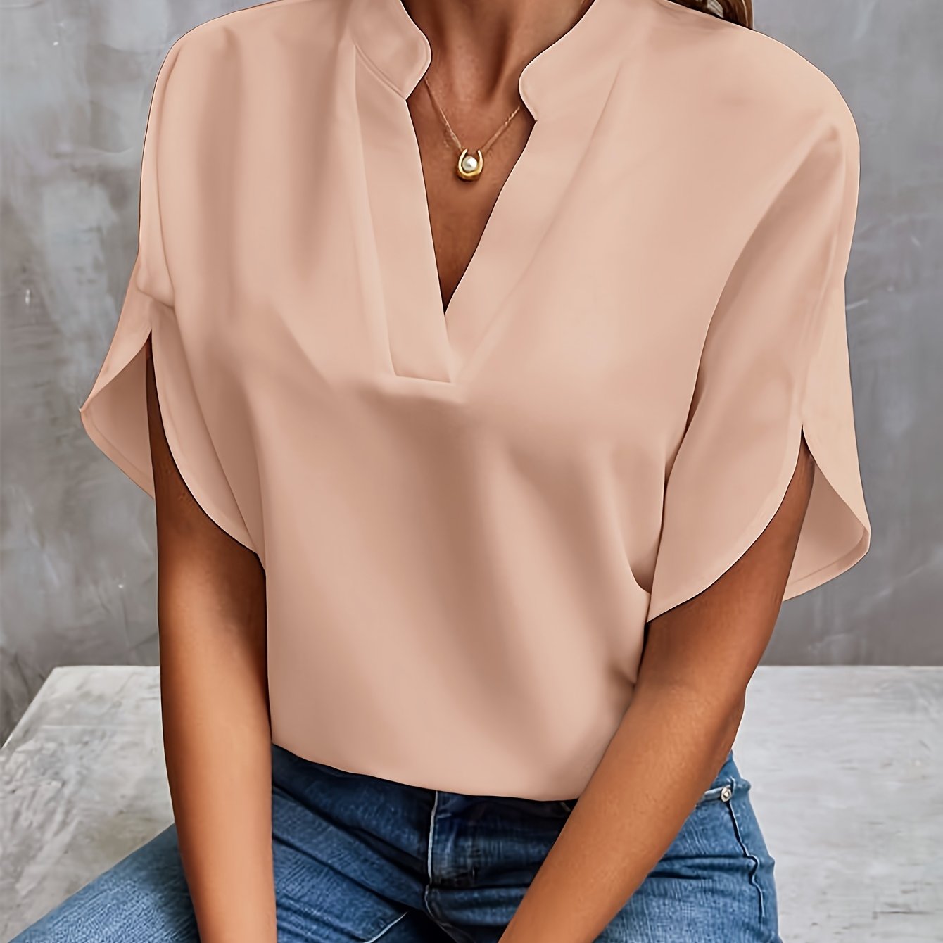 Debbie | Relaxed V-neck Blouse