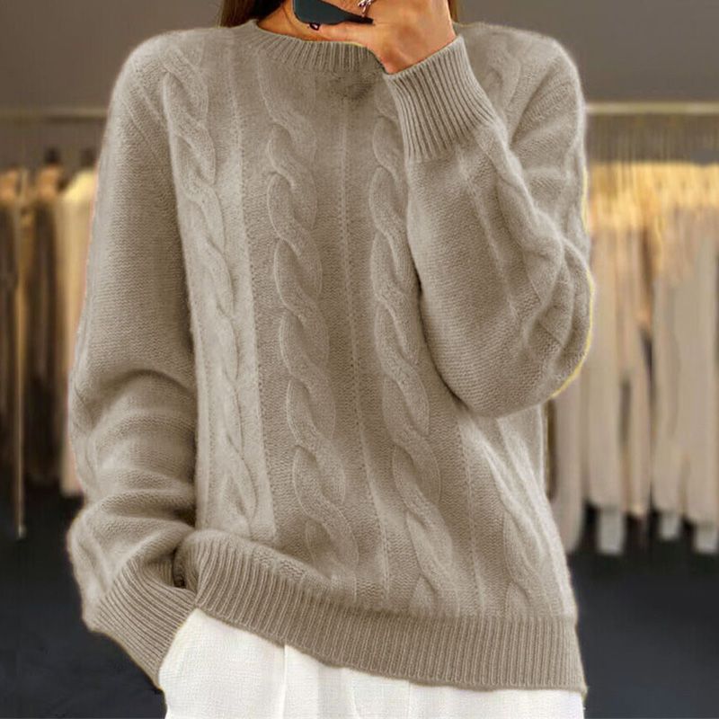AMARA | WARM KNITTED SWEATER