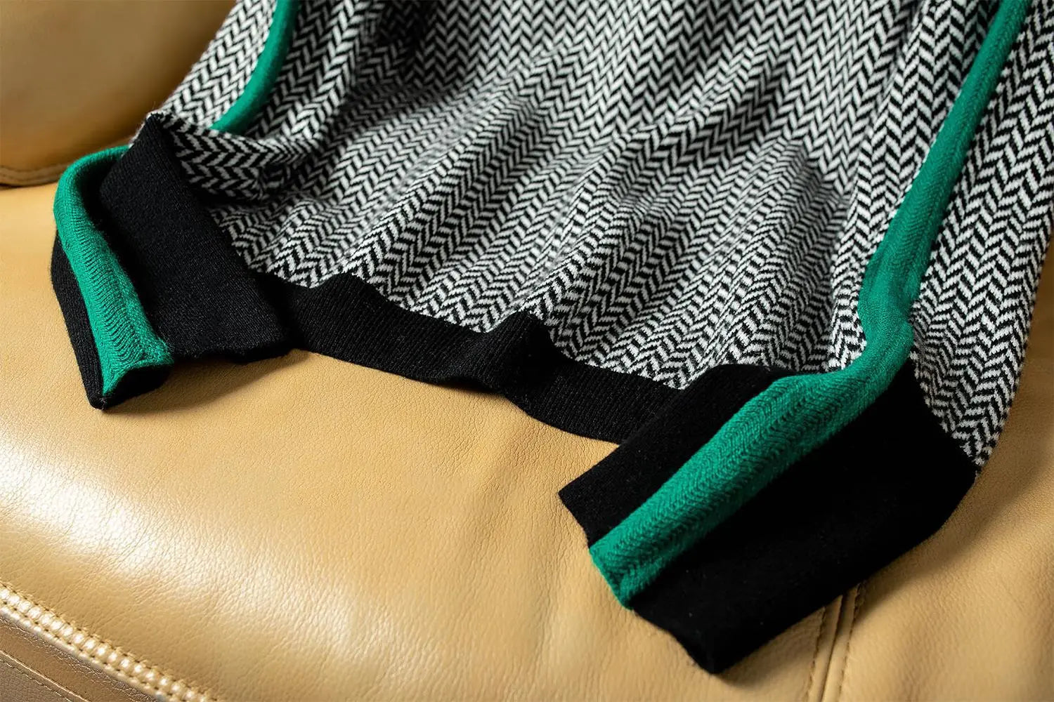 NIKKIE | STRIPED SWEATER