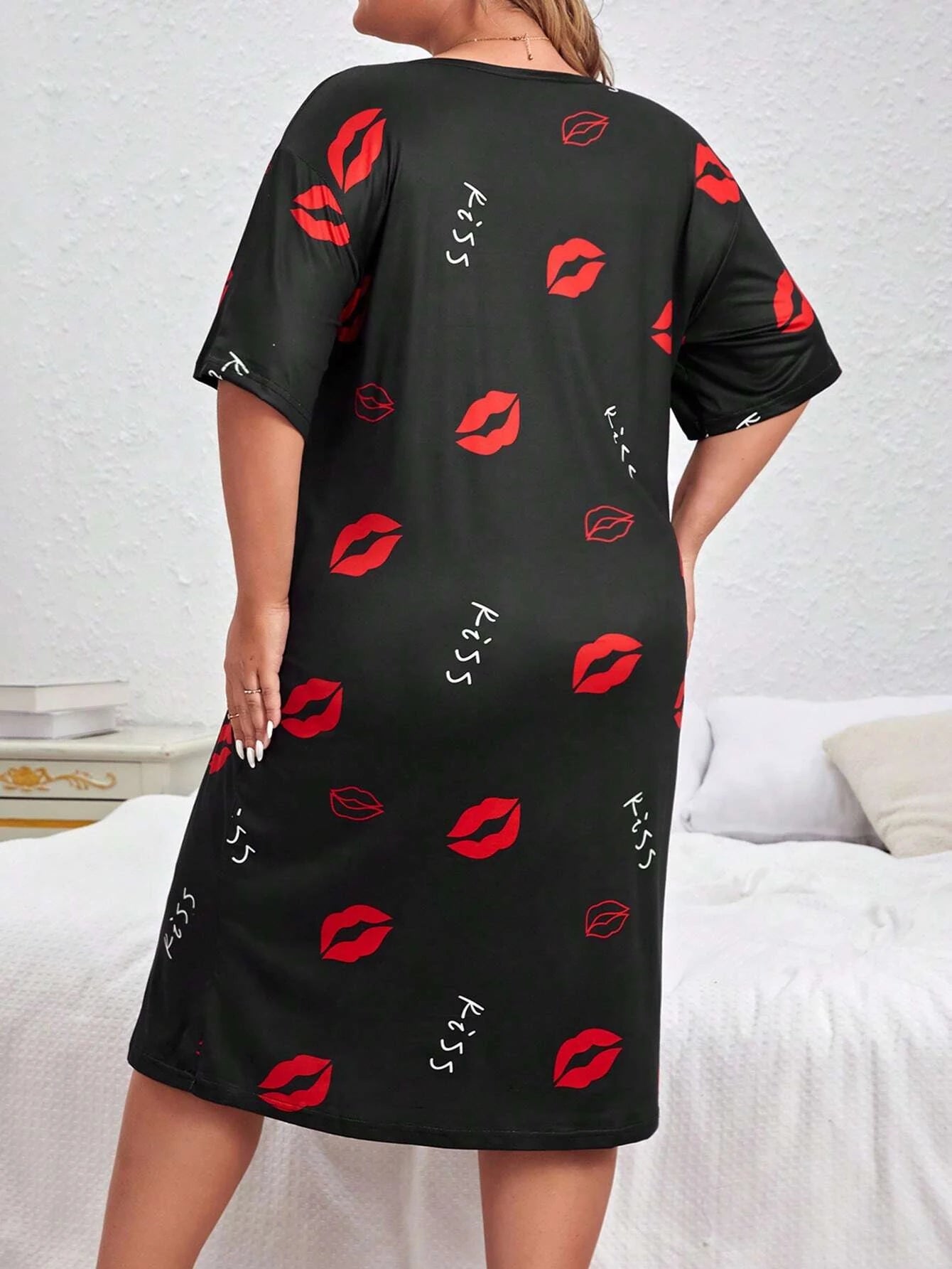 Maddy | Kiss Print Plus Size Sleepwear Dress