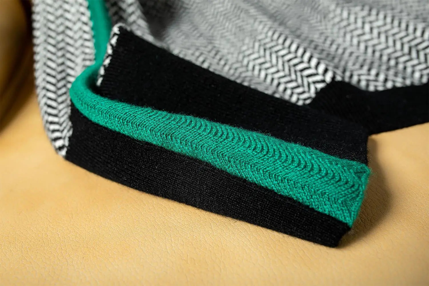 NIKKIE | STRIPED SWEATER